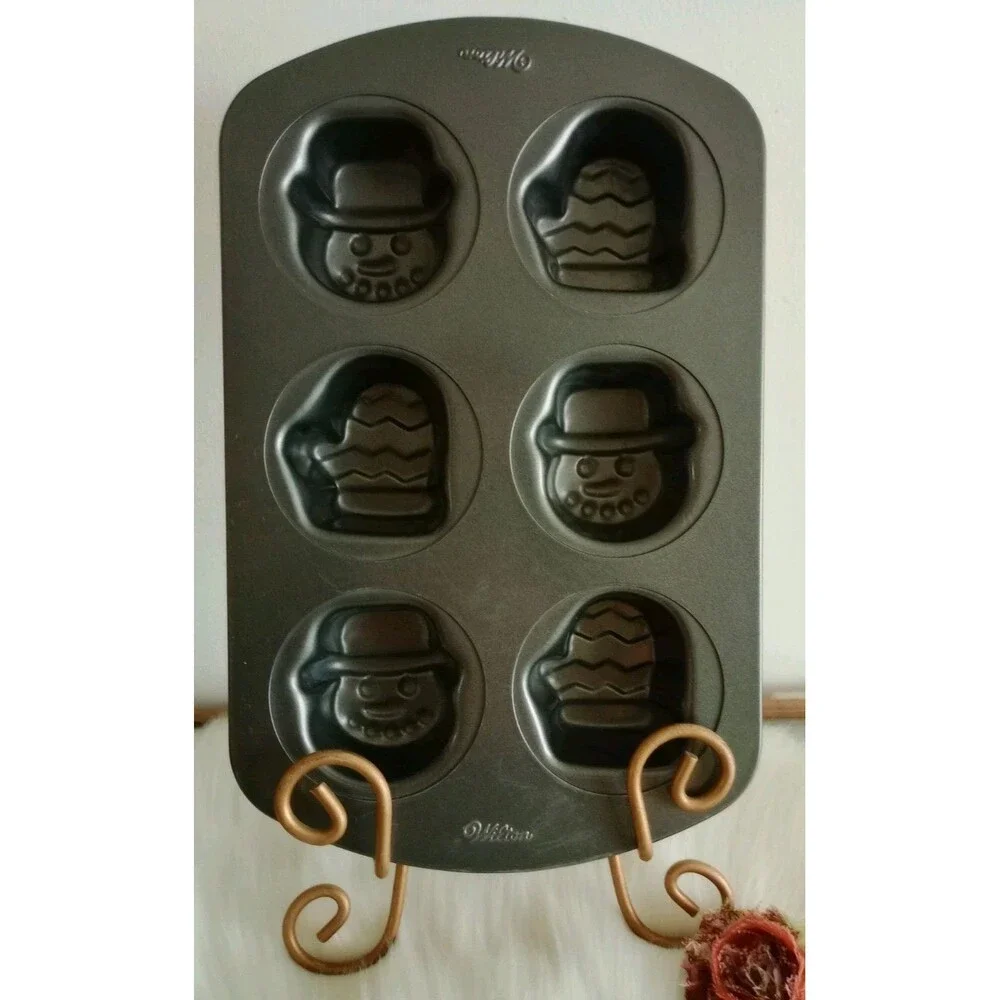 Wilton Christmas Cupcake Muffin Pan Snowman & Mittens Non-Stick 6 Cavity GUC